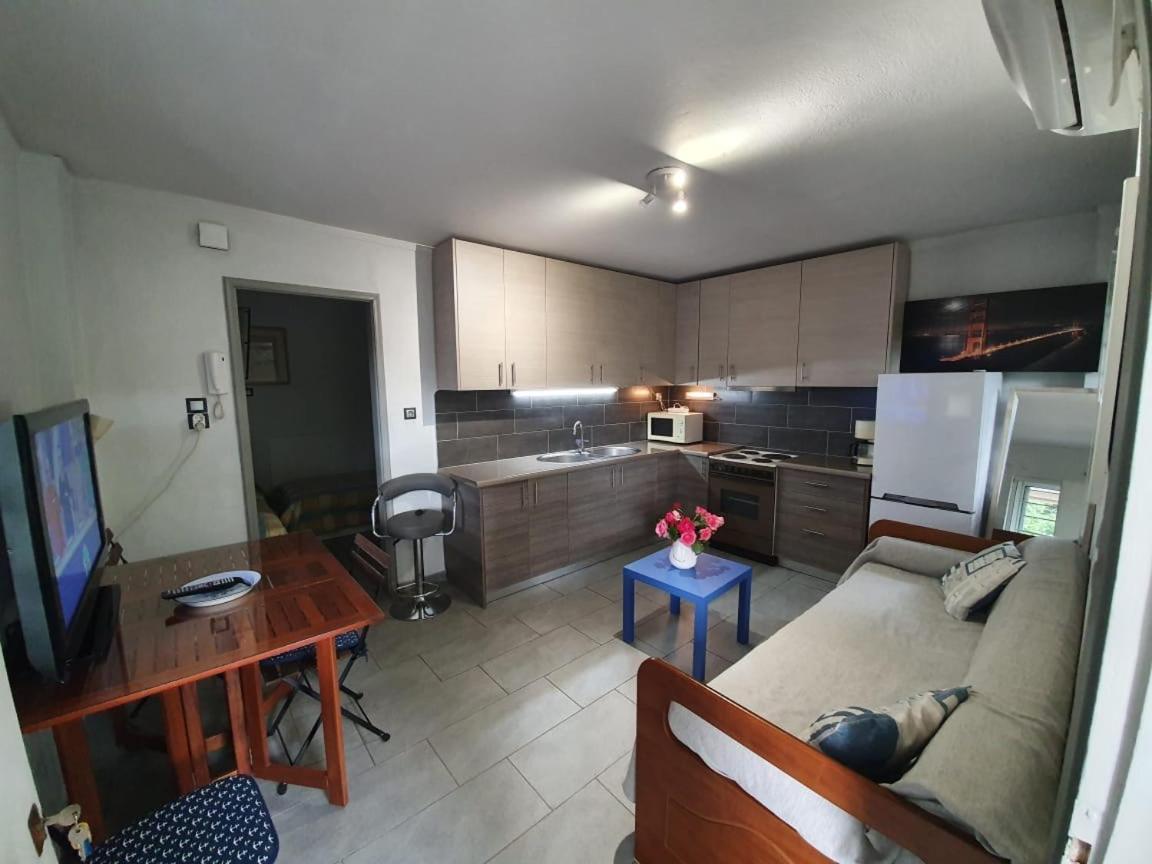 Sea & City Mary'S Residence Atenas Exterior foto
